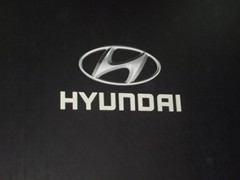 logotipia em PVC expandido de 10mm cliente UP - Hyundai - G2 Design
